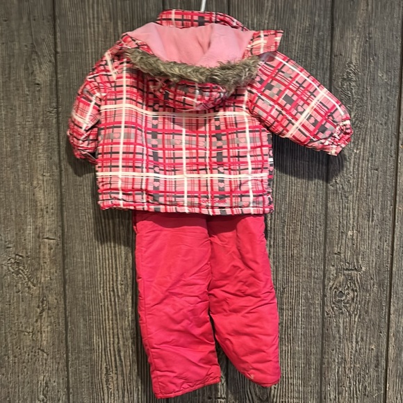 2t North Peak girls snow suit, pink, detachable fur hood - Picture 5 of 6